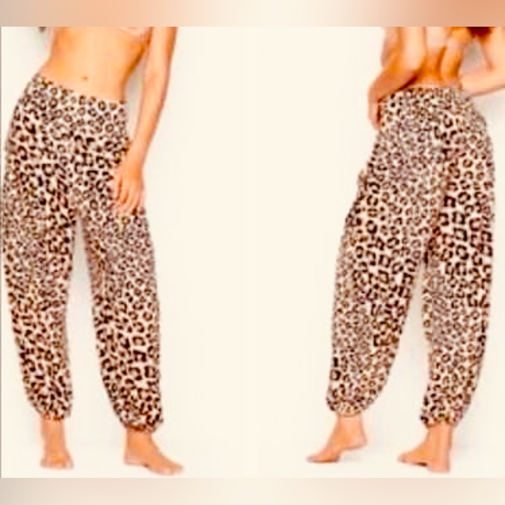 🧡💕Leopard Print Lounge Pants100 %polyester